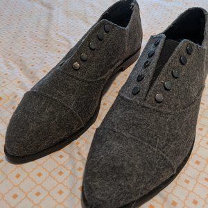 Vera Wang Laceless Oxfords